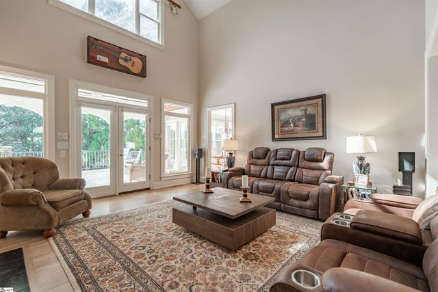 6 Bentford Court, Simpsonville, SC 29681