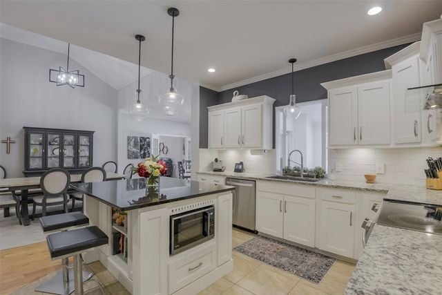 7611 Ledbetter Road, Arlington, TX 76001