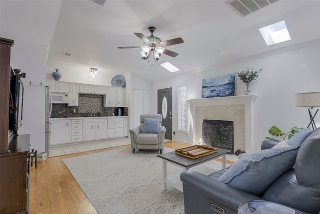 7611 Ledbetter Road, Arlington, TX 76001