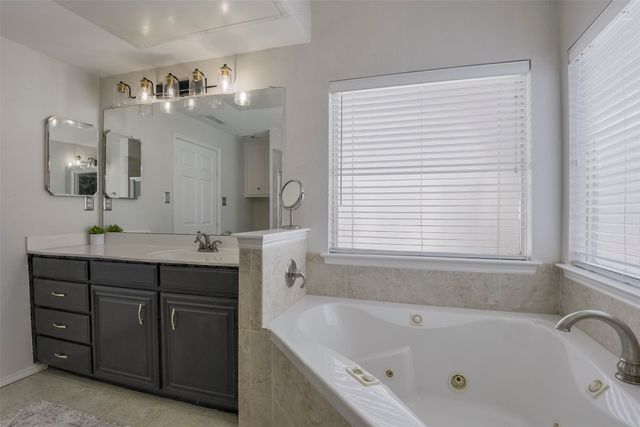 7611 Ledbetter Road, Arlington, TX 76001