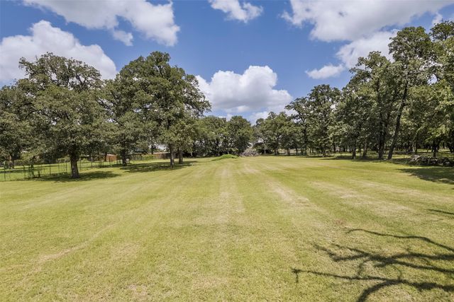 7611 Ledbetter Road, Arlington, TX 76001