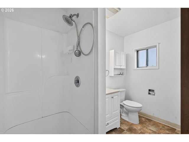 1605 Ne WALNUT Ave, Mc Minnville, OR 97128