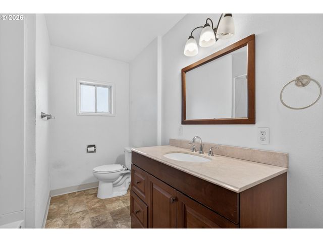 1605 Ne WALNUT Ave, Mc Minnville, OR 97128