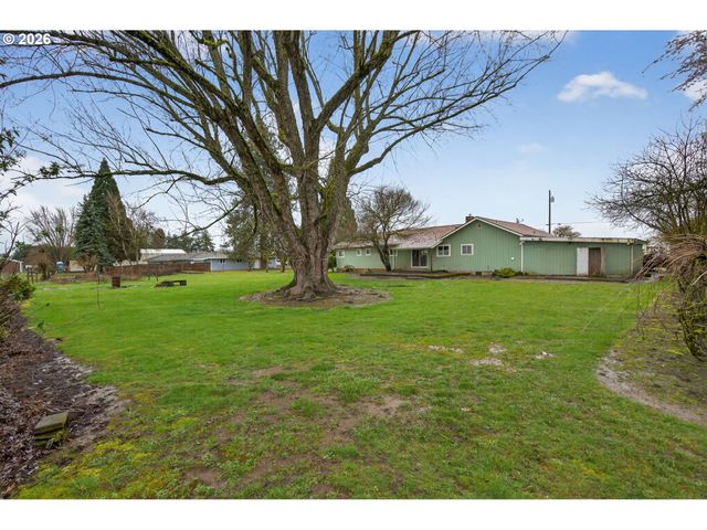 1605 Ne WALNUT Ave, Mc Minnville, OR 97128
