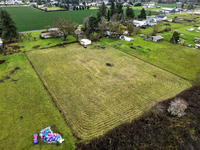 1605 Ne WALNUT Ave, Mc Minnville, OR 97128