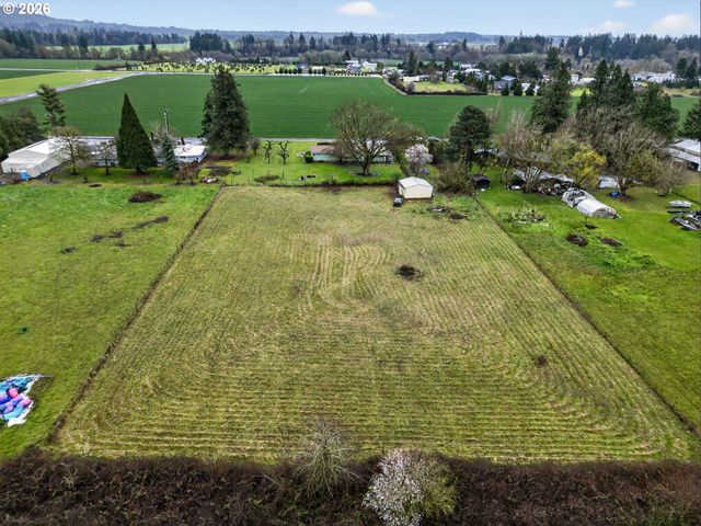 1605 Ne WALNUT Ave, Mc Minnville, OR 97128