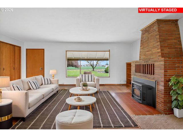 1605 Ne WALNUT Ave, Mc Minnville, OR 97128