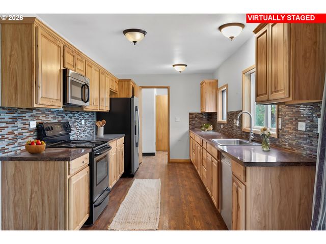 1605 Ne WALNUT Ave, Mc Minnville, OR 97128