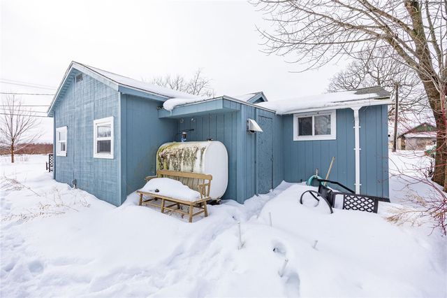 9371 Leroy Island Road, Huron, NY 14590