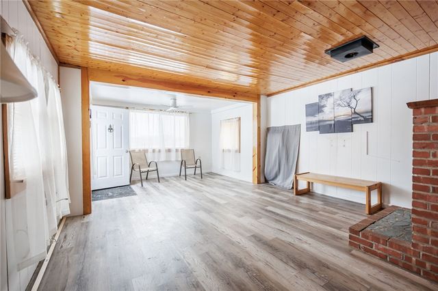 9371 Leroy Island Road, Huron, NY 14590