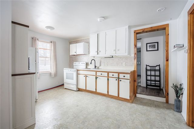 9371 Leroy Island Road, Huron, NY 14590