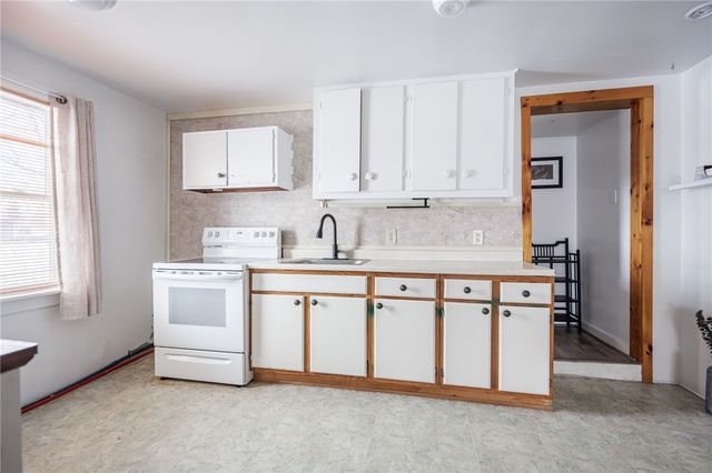 9371 Leroy Island Road, Huron, NY 14590