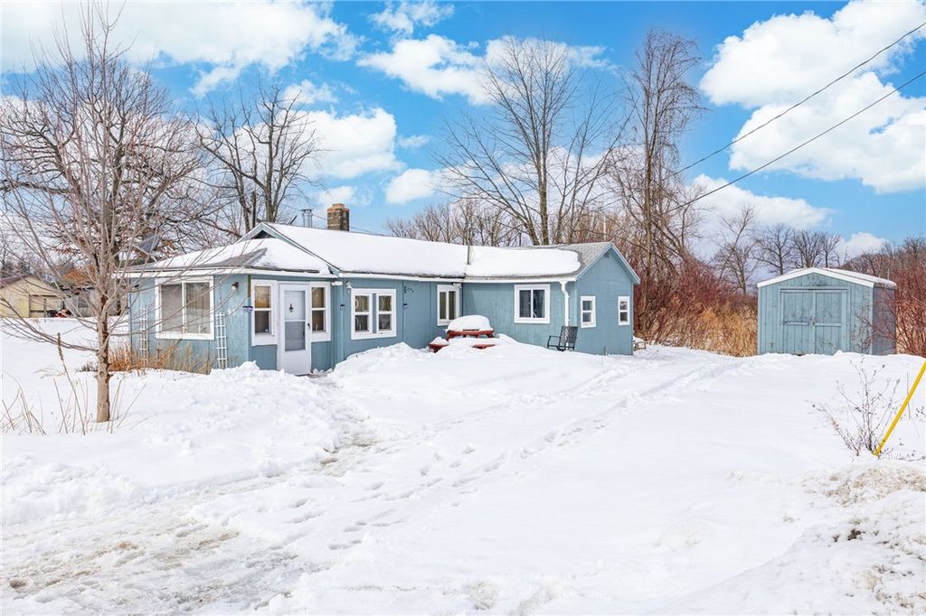 9371 Leroy Island Road, Huron, NY 14590