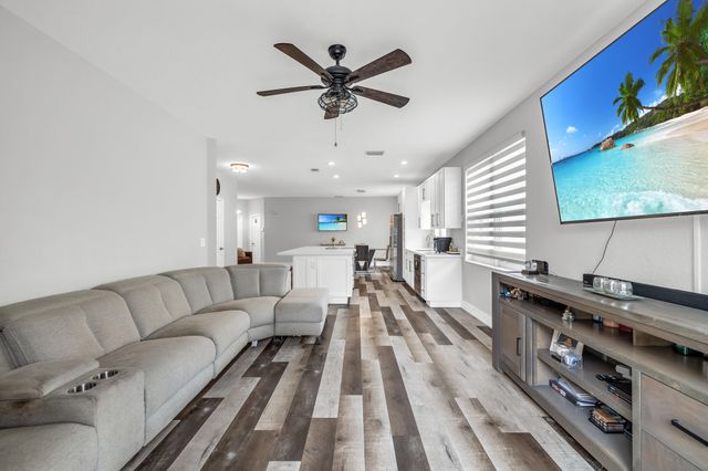 4907 Pelican Manor, Coconut Creek, FL 33073