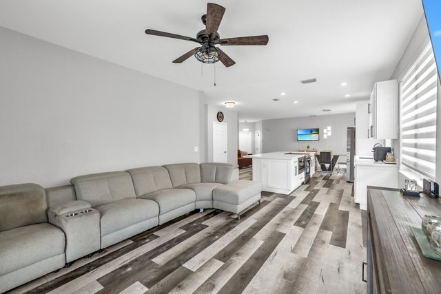 4907 Pelican Manor, Coconut Creek, FL 33073