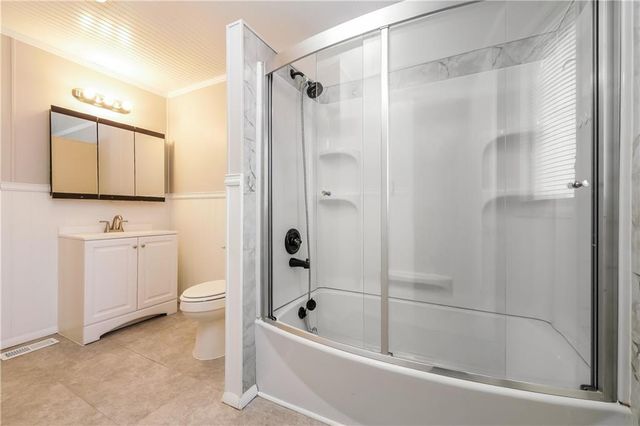 18902 E Arrowhead Drive, Independence, MO 64056