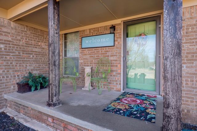 3 Lake Park Ct, Winfield, KS 67156