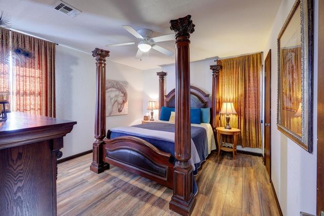 3 Lake Park Ct, Winfield, KS 67156