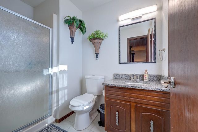 3 Lake Park Ct, Winfield, KS 67156