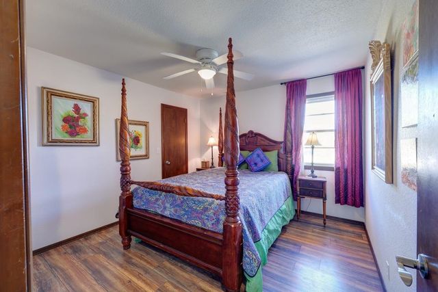 3 Lake Park Ct, Winfield, KS 67156