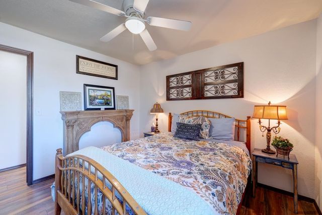 3 Lake Park Ct, Winfield, KS 67156