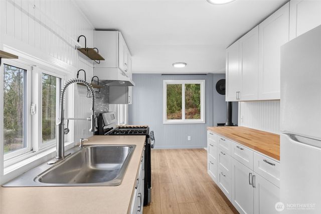 18818 Slough Lane SE, Yelm, WA 98597