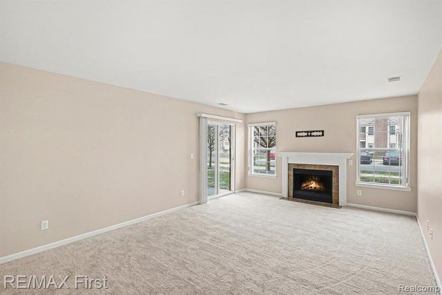 46124 Allenton Drive, Macomb, MI 48044