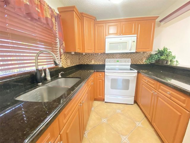 6535 W 24th Ct 2-12, Hialeah, FL 33016