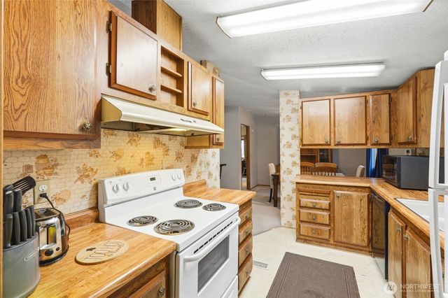 17503 Rhodes Lake Road E, Bonney Lake, WA 98391
