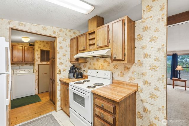 17503 Rhodes Lake Road E, Bonney Lake, WA 98391