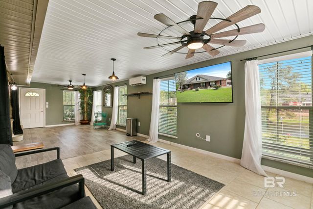 25212 Raynagua Boulevard, Loxley, AL 36551