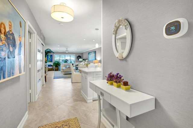 60 Venetian Drive 205n, Delray Beach, FL 33483
