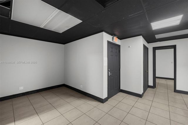 1905 NW 93rd Ave, Doral, FL 33172