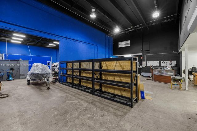 1905 NW 93rd Ave, Doral, FL 33172