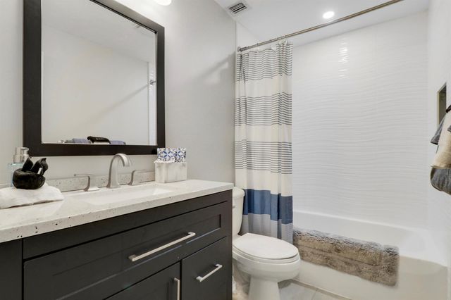 811 Club Drive, Palm Beach Gardens, FL 33418