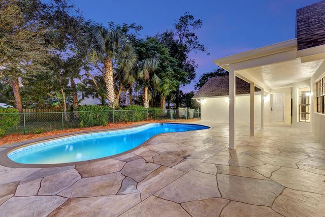 225 Sulky Way, Wellington, FL 33414