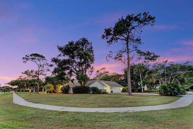 225 Sulky Way, Wellington, FL 33414