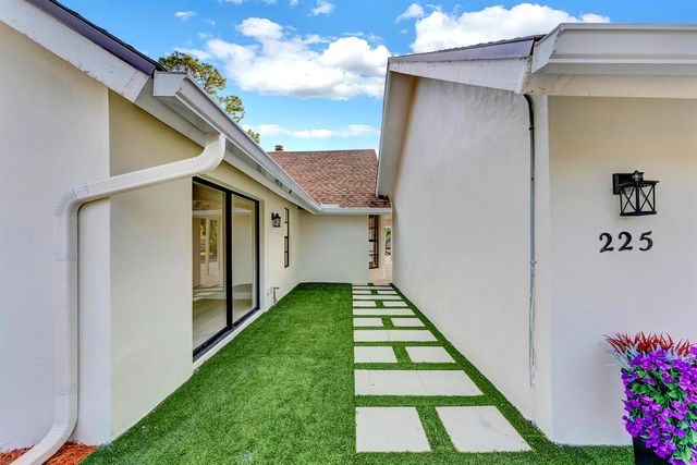 225 Sulky Way, Wellington, FL 33414