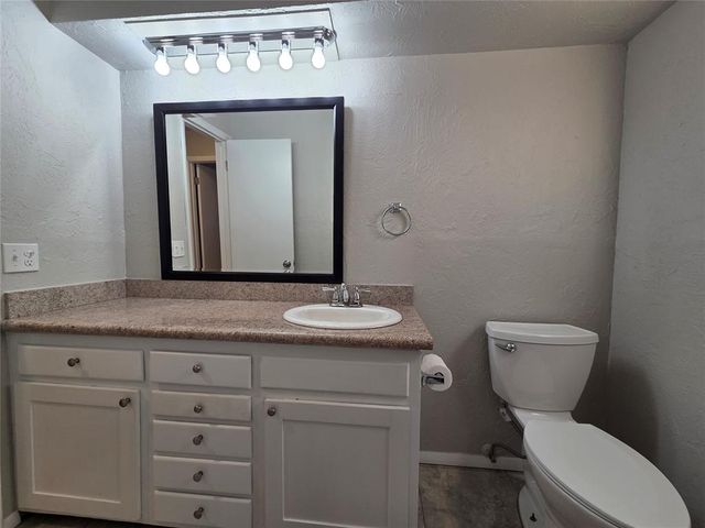 1917 Treat Drive, Oklahoma City, OK 73110