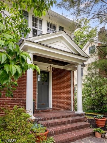 15 Bowdoin St, Maplewood Twp., NJ 07040