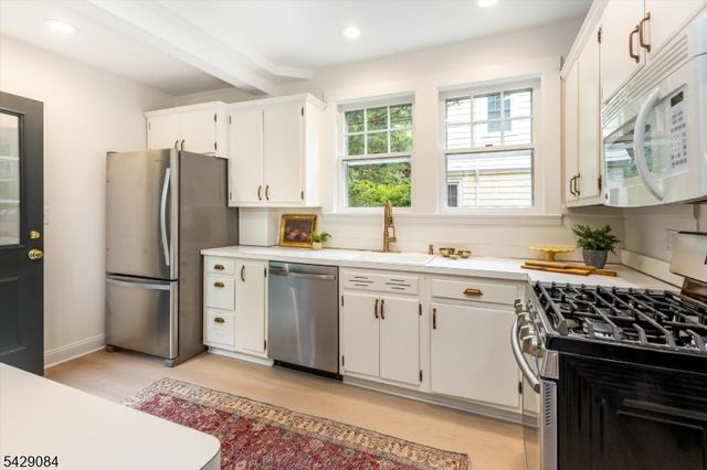 15 Bowdoin St, Maplewood Twp., NJ 07040