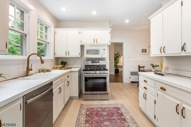 15 Bowdoin St, Maplewood Twp., NJ 07040