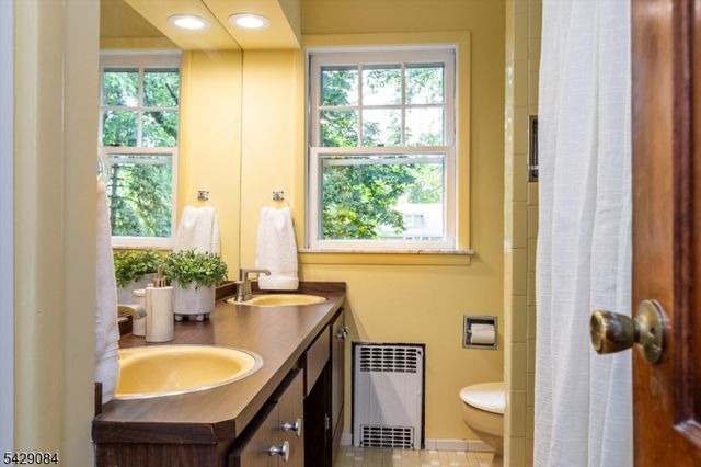 15 Bowdoin St, Maplewood Twp., NJ 07040