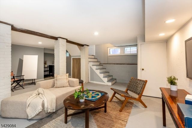15 Bowdoin St, Maplewood Twp., NJ 07040