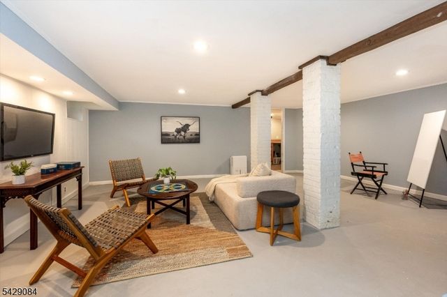 15 Bowdoin St, Maplewood Twp., NJ 07040
