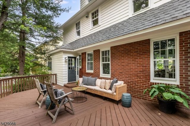 15 Bowdoin St, Maplewood Twp., NJ 07040