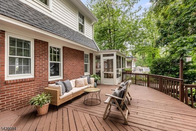 15 Bowdoin St, Maplewood Twp., NJ 07040