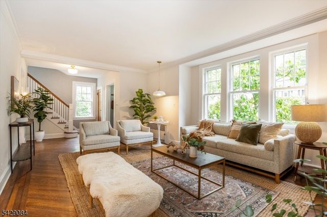 15 Bowdoin St, Maplewood Twp., NJ 07040