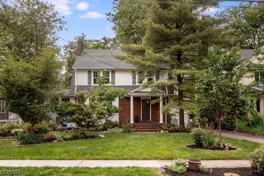 15 Bowdoin St, Maplewood Twp., NJ 07040
