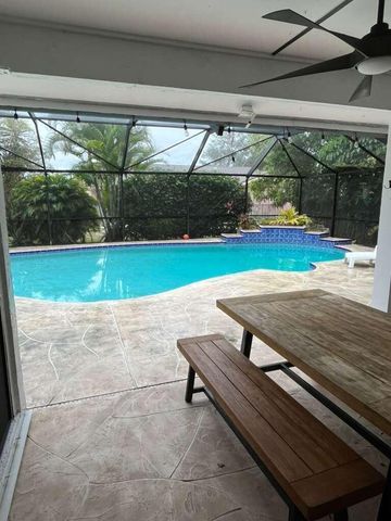 12305 Sawgrass Court, Wellington, FL 33414